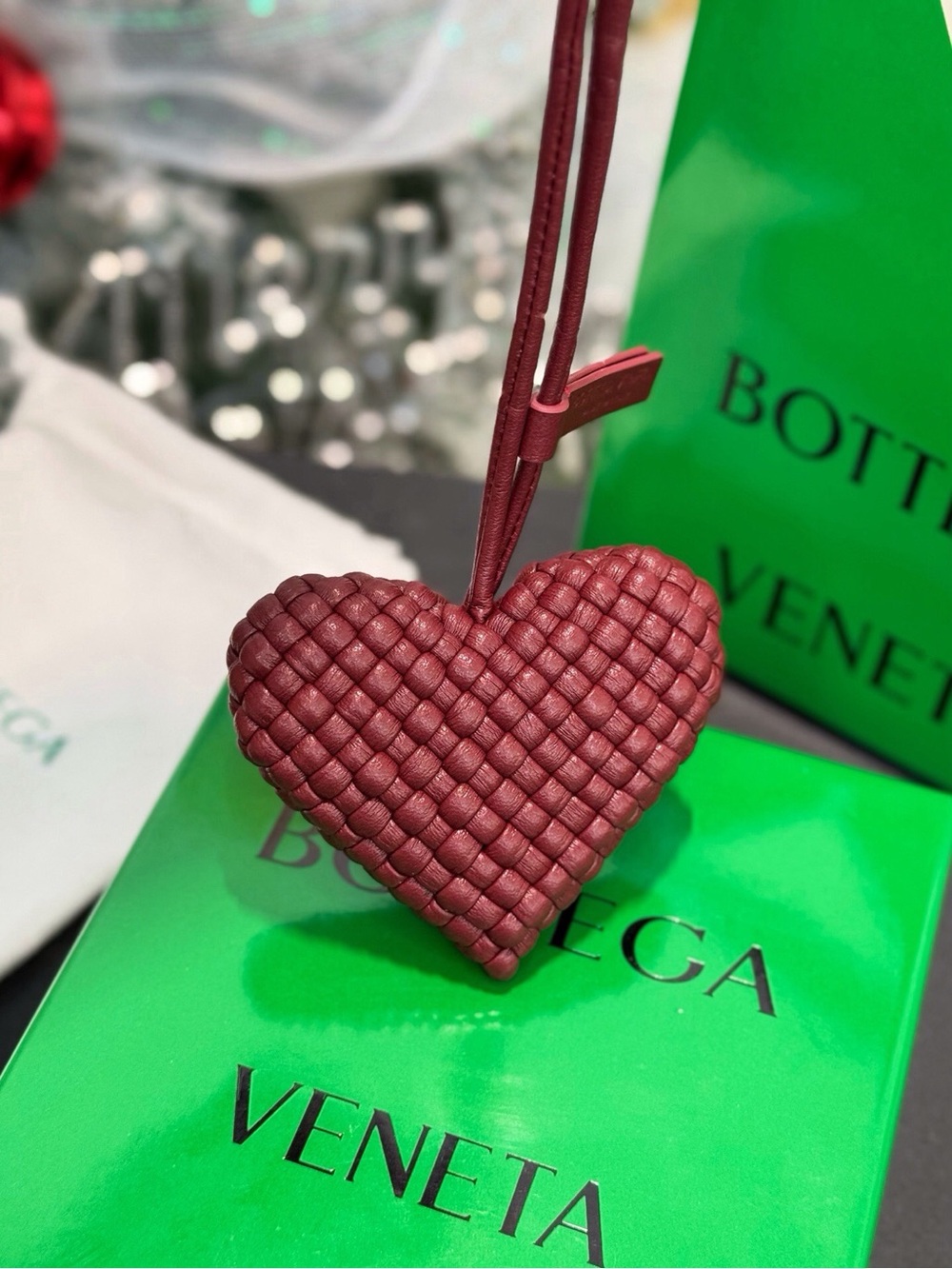 Bottega Veneta Woven Heart Charm in Deep Red - Picture 6 of 6